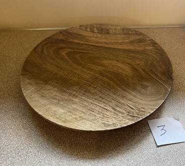 Walnut platter by Nick Caruana 